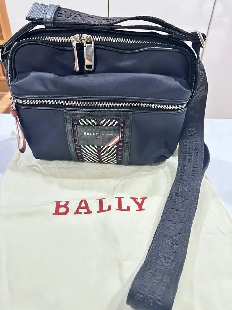 Tas Bally mulus