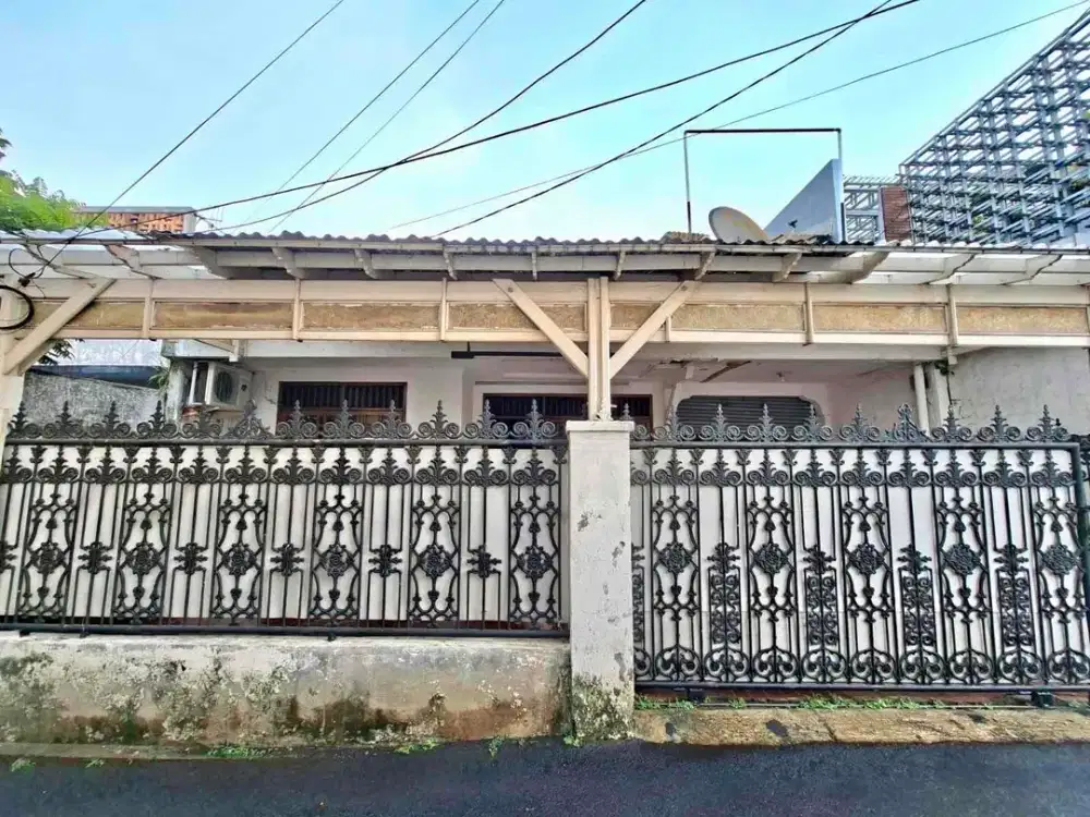 Jual cepat rumah asri di Tebet Jakarta Selatan