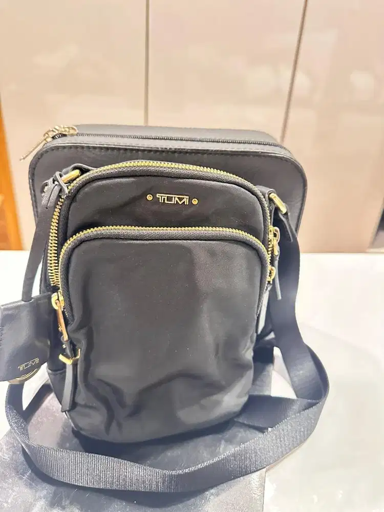 Tas Tumi mini mulus