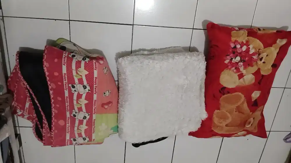 Seperangkat bantal,kasur lantai,permadani
