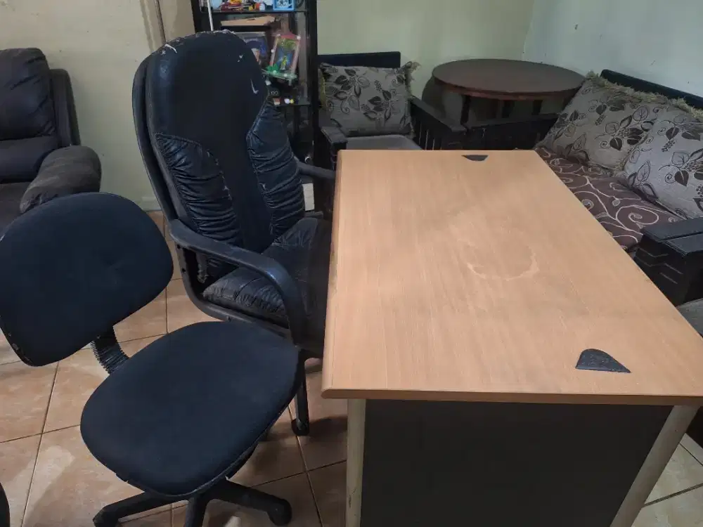 Meja & Kursi Kantor