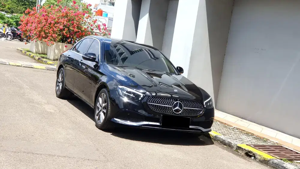 Km22rb mercedes benz mercy e200 avantgarde line 2022 hitam