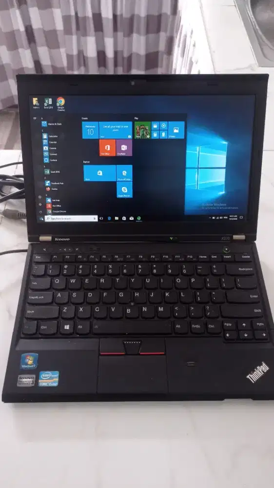Di jual Laptop Lenovo Core i5