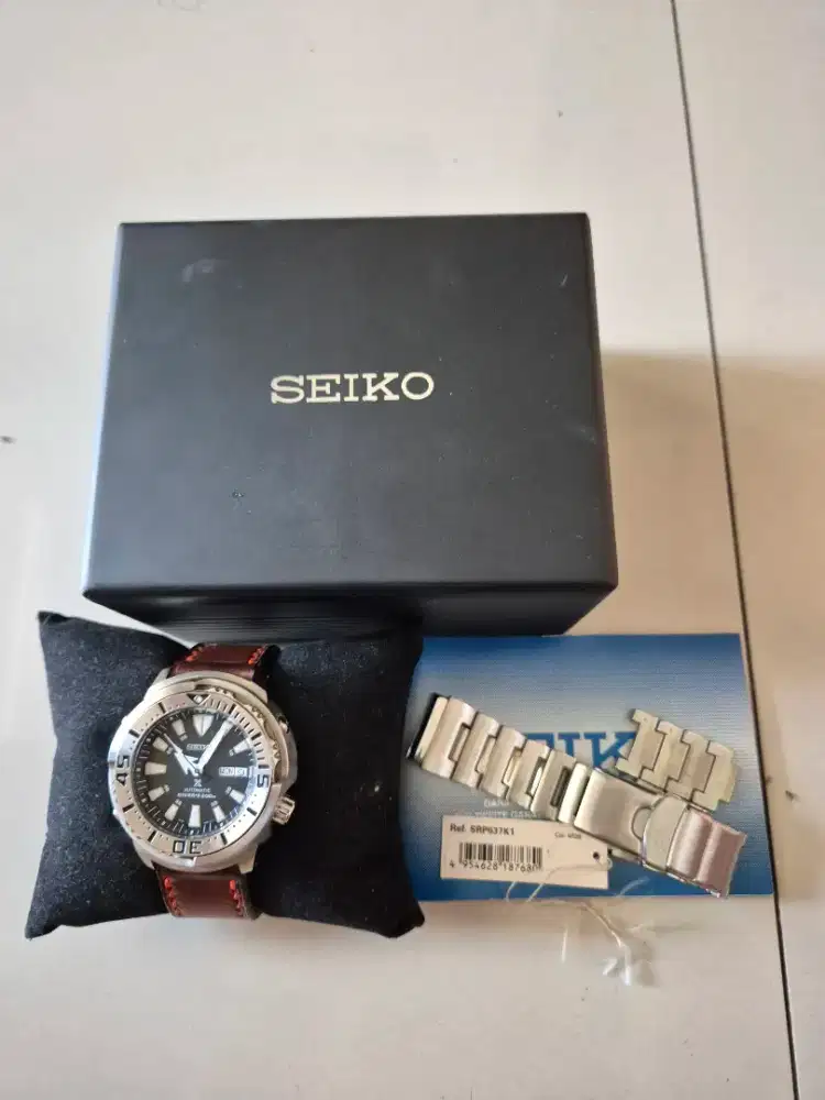 seiko baby tuna srp637k1...like new