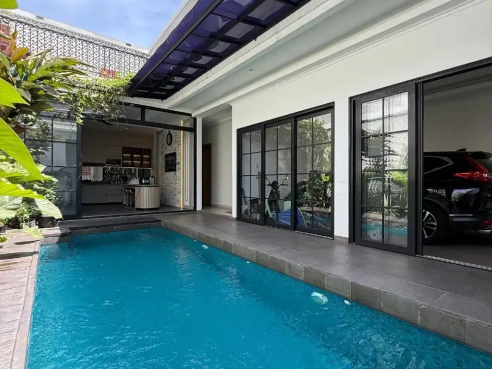 RUMAH AMERICAN CLASSIC DIJUAL DI CILANDAK JAKARTA SELATAN ADA POOL