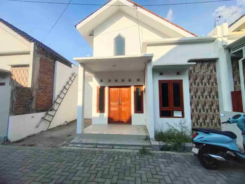 Rumah Cantik Siap Huni di Perum Ngemplak Kartasura