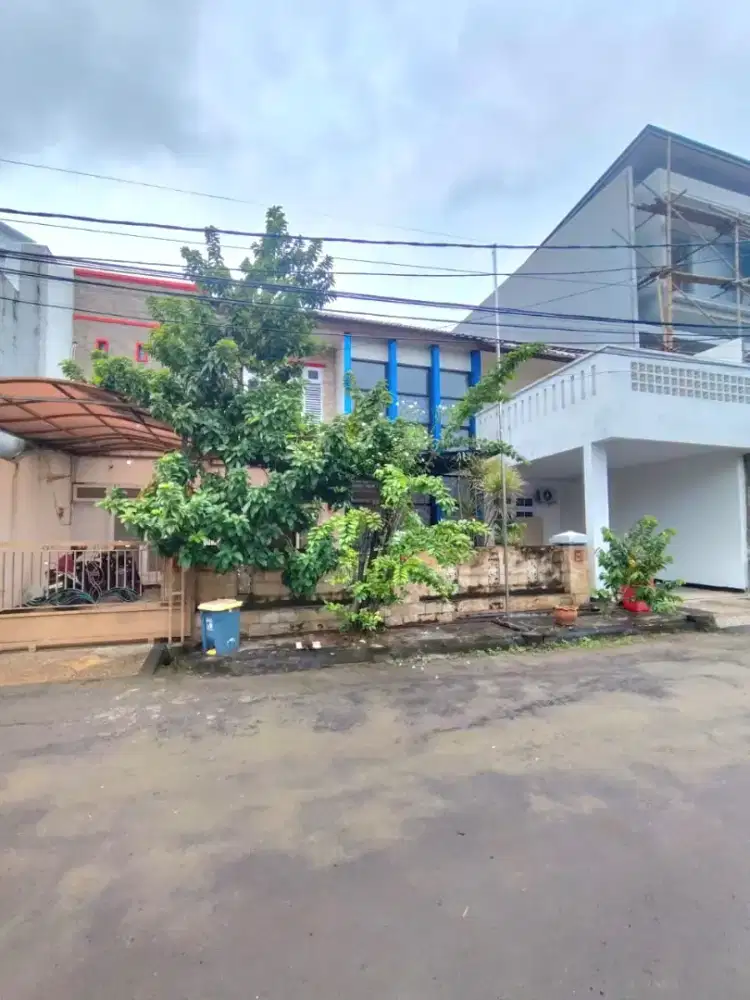Rumah sewa 2 lantai siap huni di di harapan indah Regency bekasi