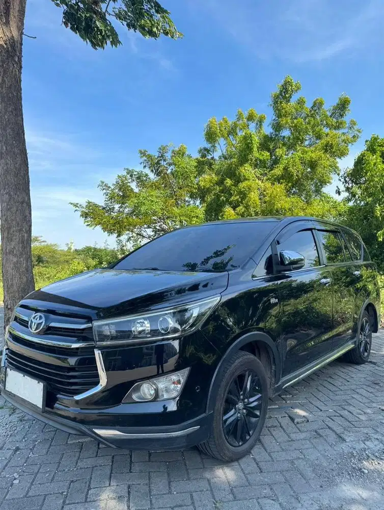 DIJUAL MOBIL INNOVA VENTURE 2. AT 2018