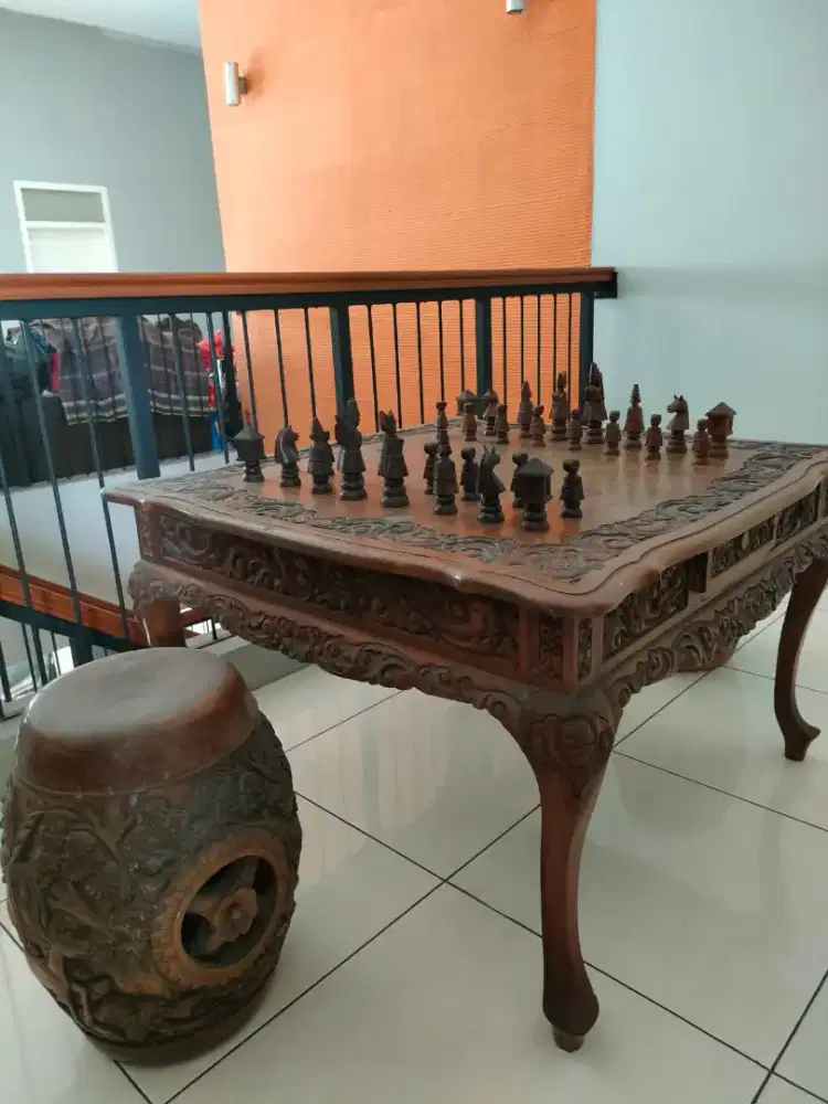 Meja Catur Antik Ukiran Jepara Jati