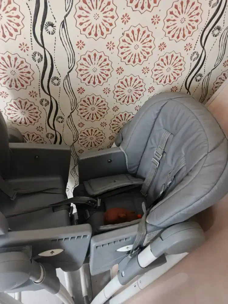 Kursi makan bayi