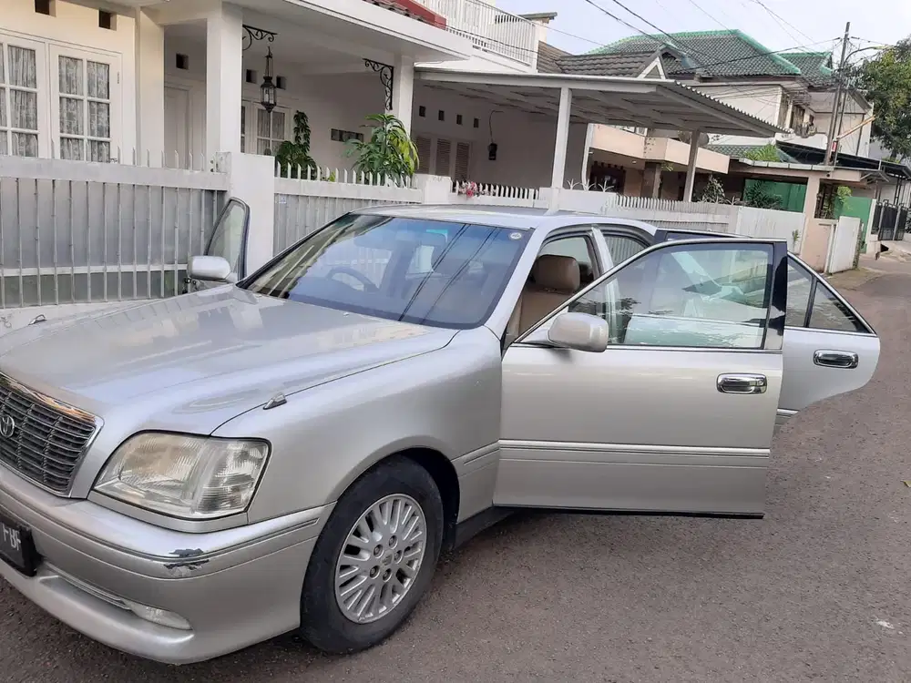 Toyota Crown 2002 Bensin