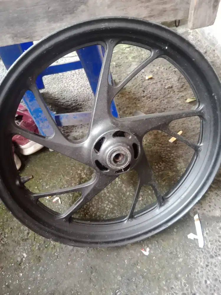 velg motor cbr 150 ori
