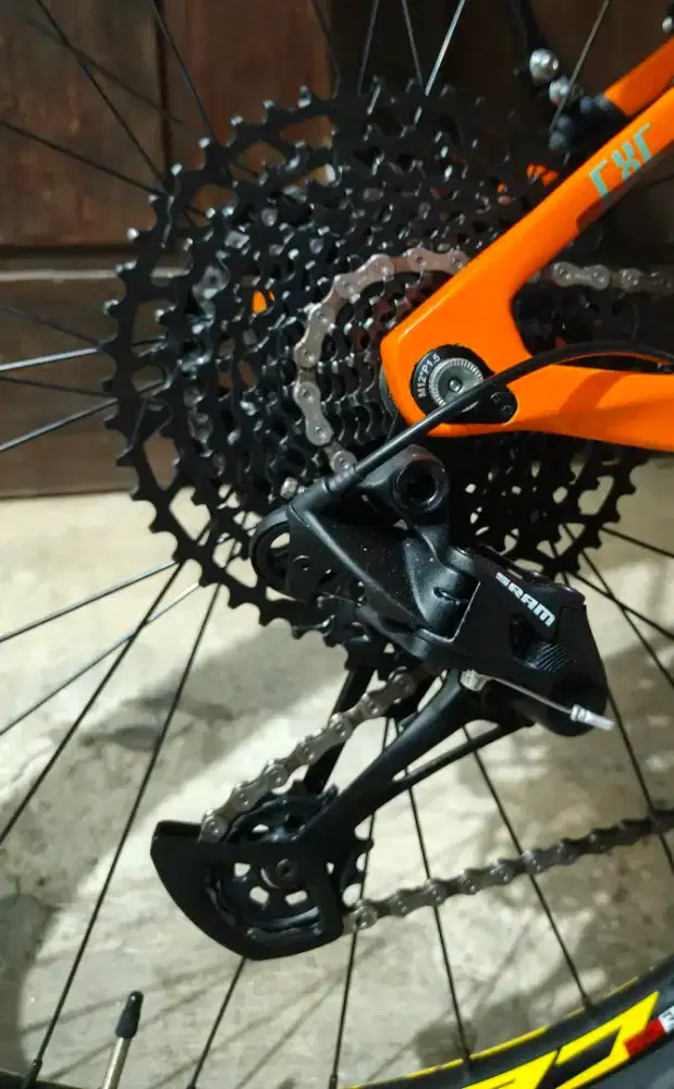 Sepeda MTB Dominate CXC Comp R Size M 29