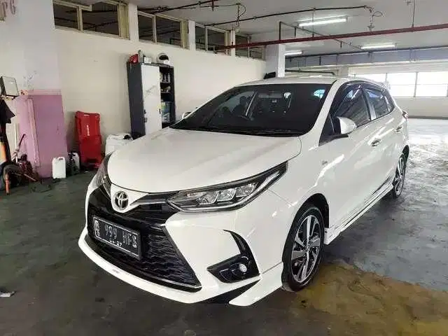 DP MURAH - Toyota Yaris 1.5 GR Sport Bensin-AT 2022 Putih