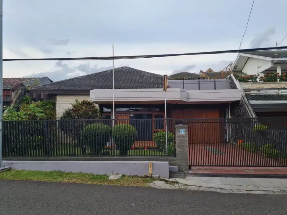 Rumah Terawat Siap Huni di Area Jalan Pahlawan Pusat Kota Bandung