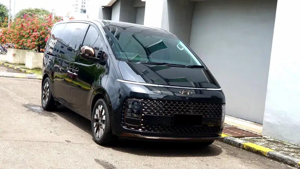 Km24rb hyundai staria signature 7 seater 2021 hitam