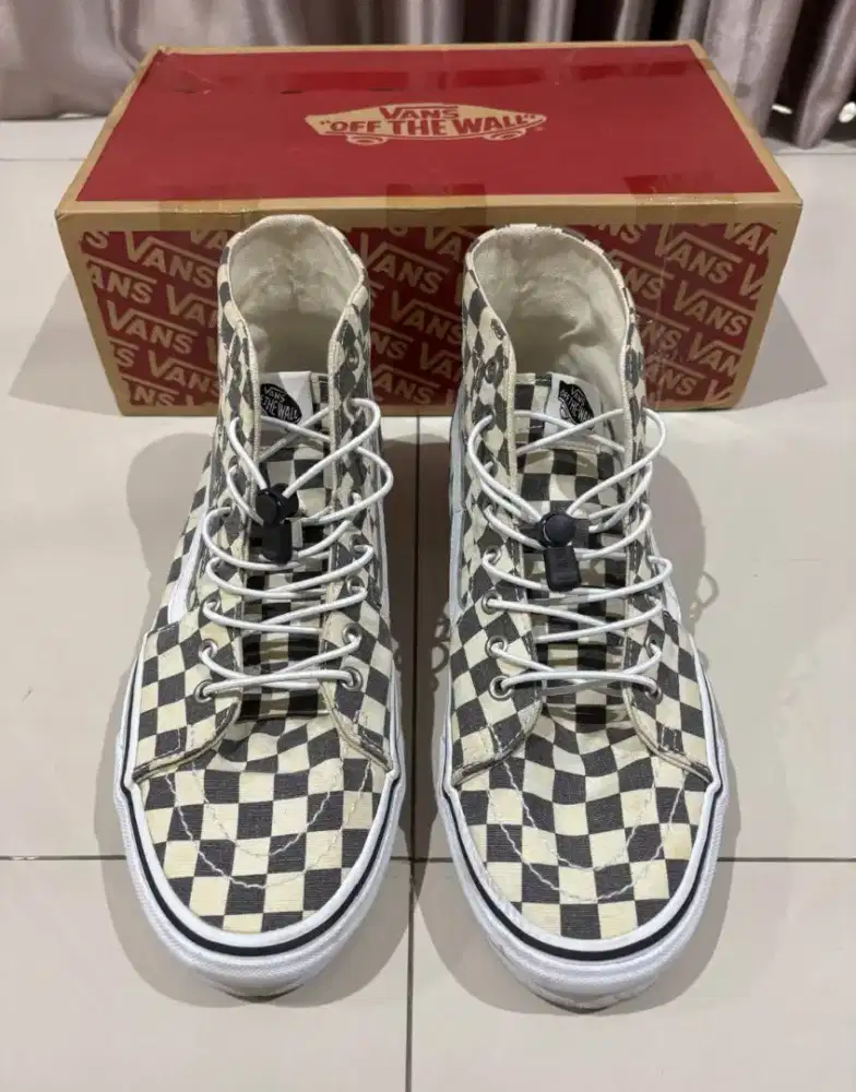Sepatu Vans Sk8 Hi size 43