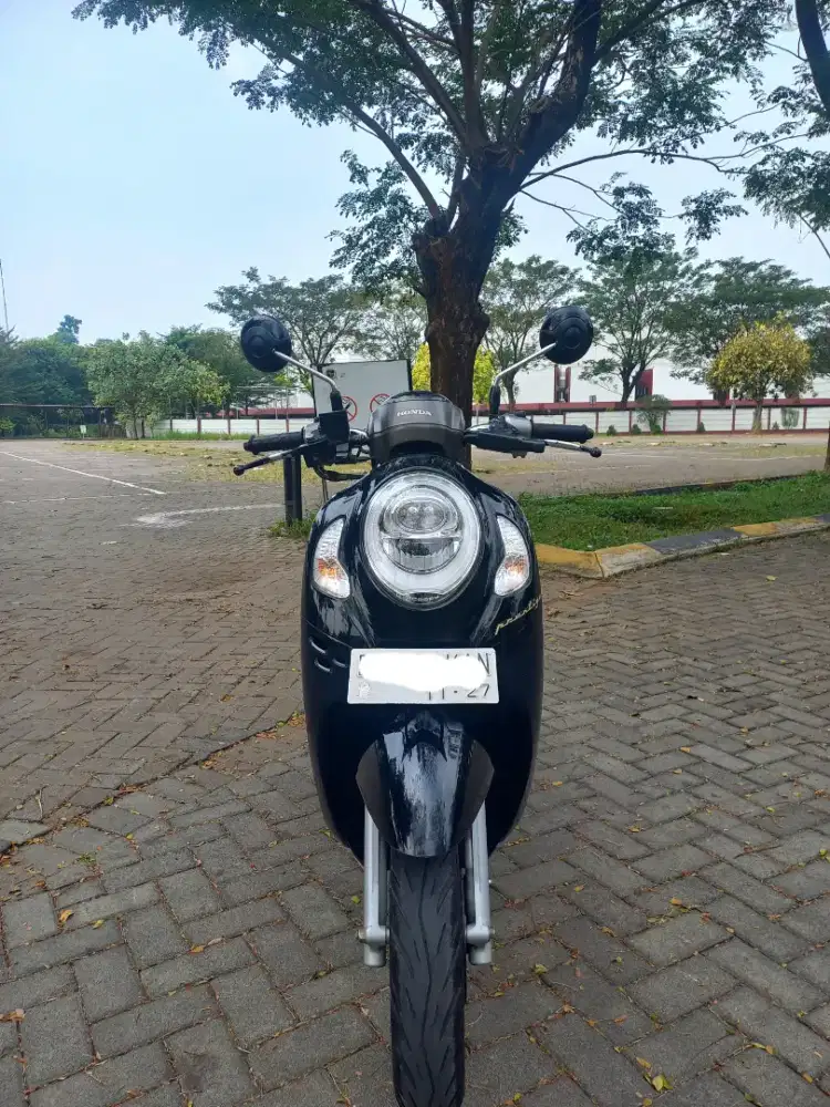 Honda scoppy prestige 2022 hitam