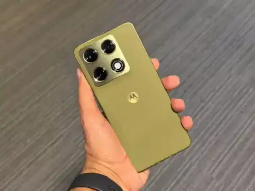 Motorola Signature Olive 12/256 complete set