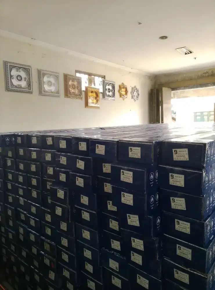 Menjual plafon PVC 8mili terpasang dan eceran barang impor