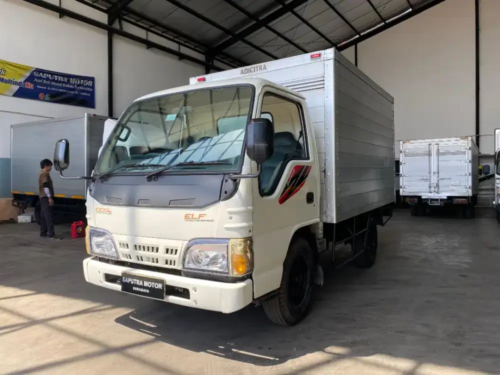 Isuzu ELF 4rd Th2011. Box Jumbo/Antik