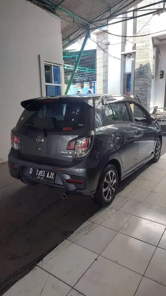 DP 4 JT Daihatsu Ayla R Deluxe 1.2 Matic 2022 Grey istimewa