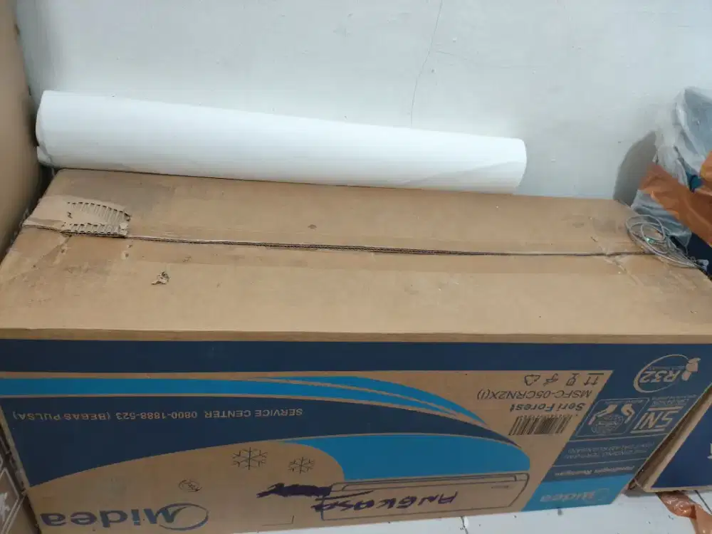 Dijual ac midea 1/2 pk karna ga terpakai