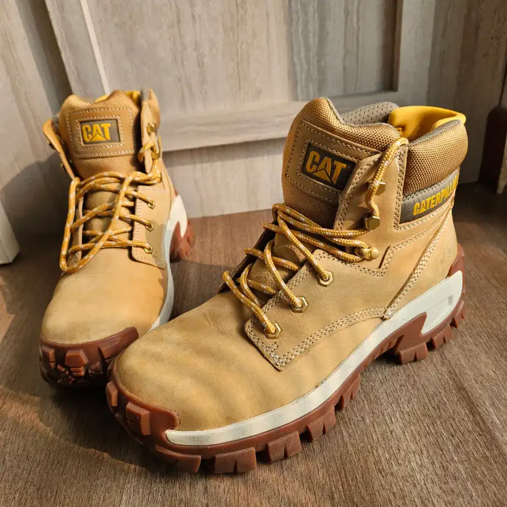 Sepatu Safety Caterpillar Men's Size 42