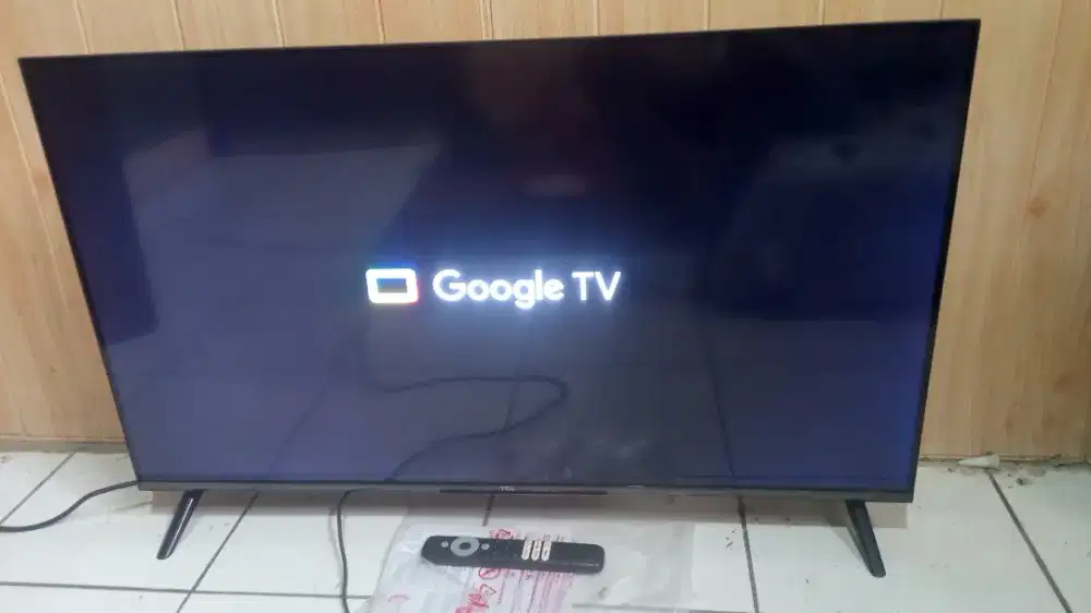 Tv led tcl google tv 40inchi likenew