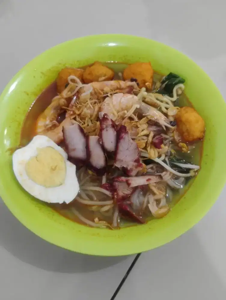 Pekerja kedai makan