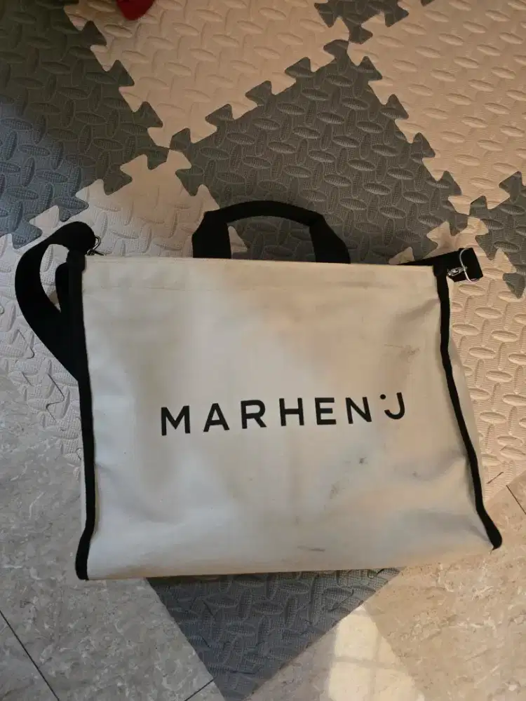 Marhen J ROBIN LARGE Bag masih bagus BELINYA 4 JUTA