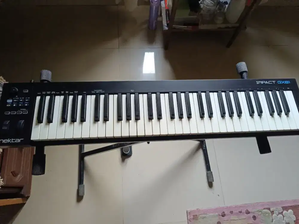 Keyboard Midi Controller Nektar Impact GX61 not M-audio