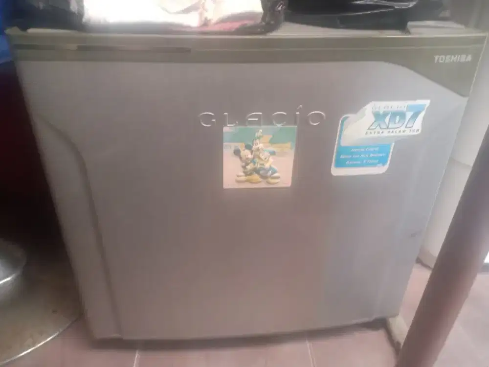 jual kulkas mini glacio Toshiba bekas