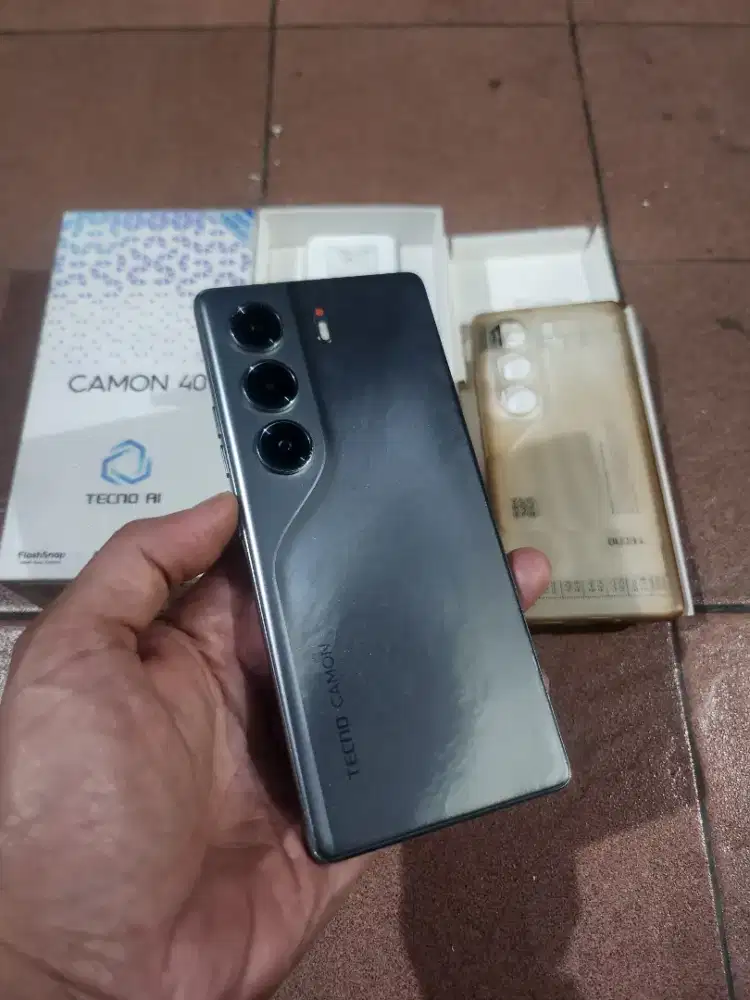 Tecno camon 40 8/256 istimewa byk di cari jual santai aja