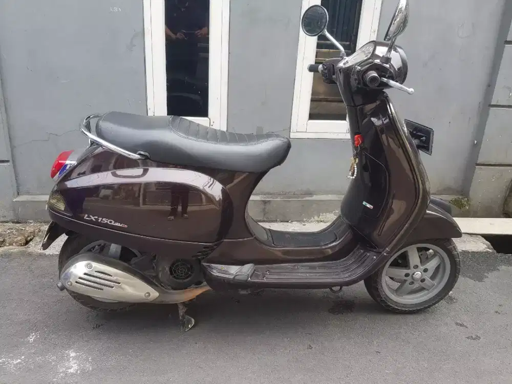 Vespa lx 150 3vie surat lengkap BPKB STNK Mesin bawaan
