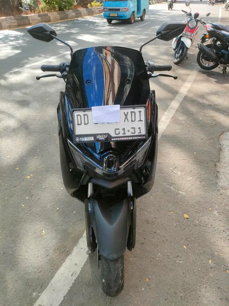 Yamaha Nmax 2025 hitam
