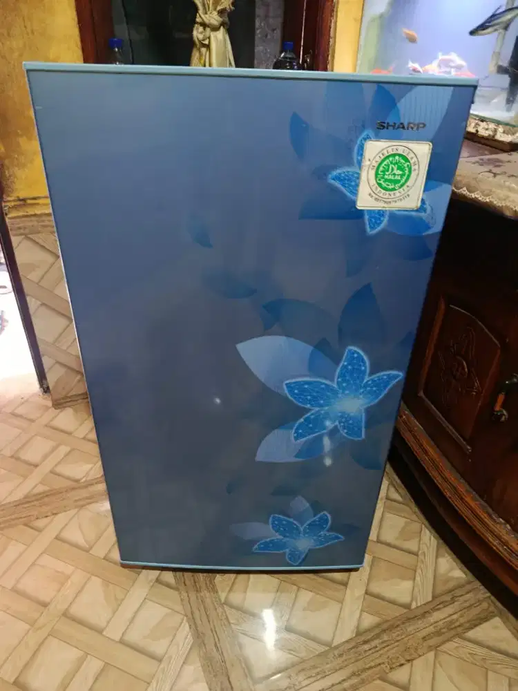 Kulkas 1 pintu merek Sharp