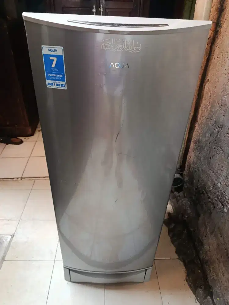 Kulkas 1 pintu merek AQUA