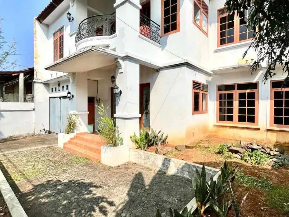 Dijual rumah harga di bwh Njop bangunan kokoh dlm Komplek di Kalibata
