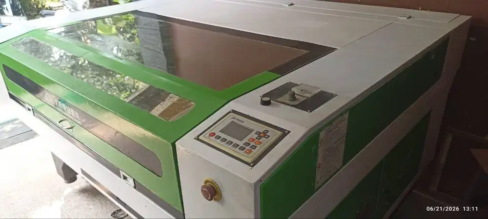 Mesin Laser Cutting CO2 Yueming - Second