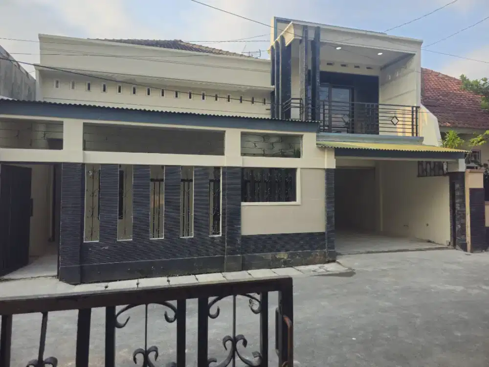 Rumah Kota Sompok Semarang strategis Siap Huni sudah renovasi