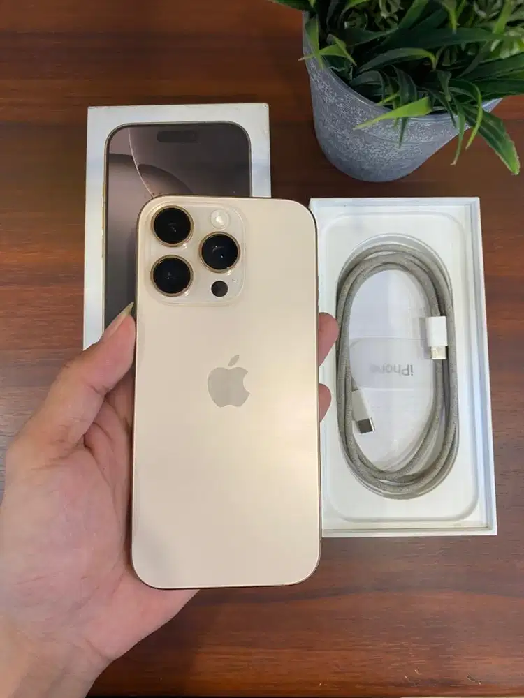 iPhone 16 Pro 256GB Desert Titanium iBox