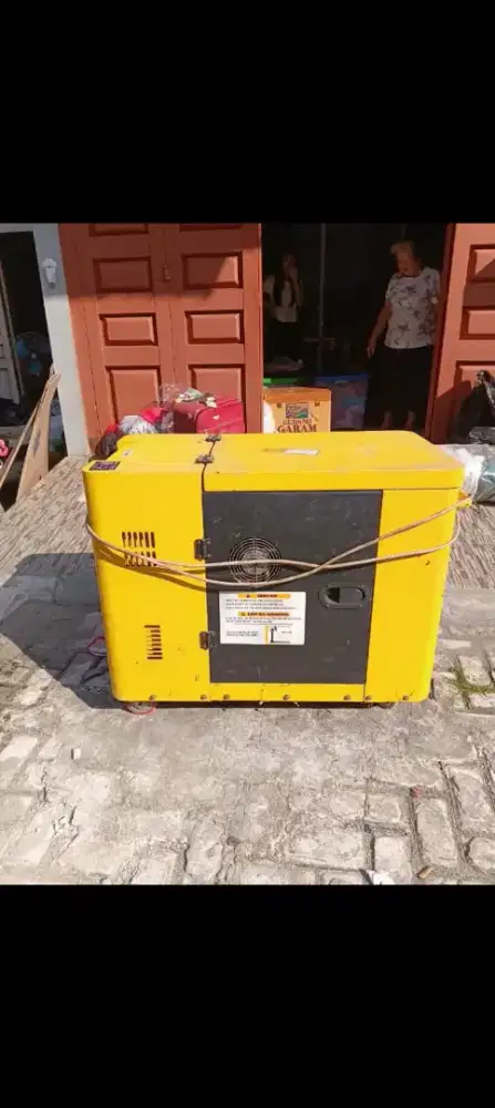 Menampung Elektronik rusak