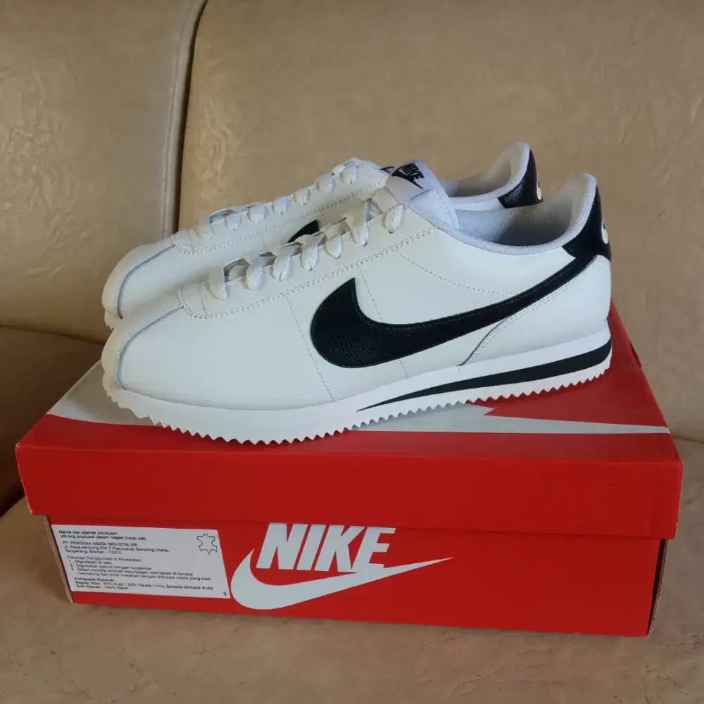 Nike Cortez White Black