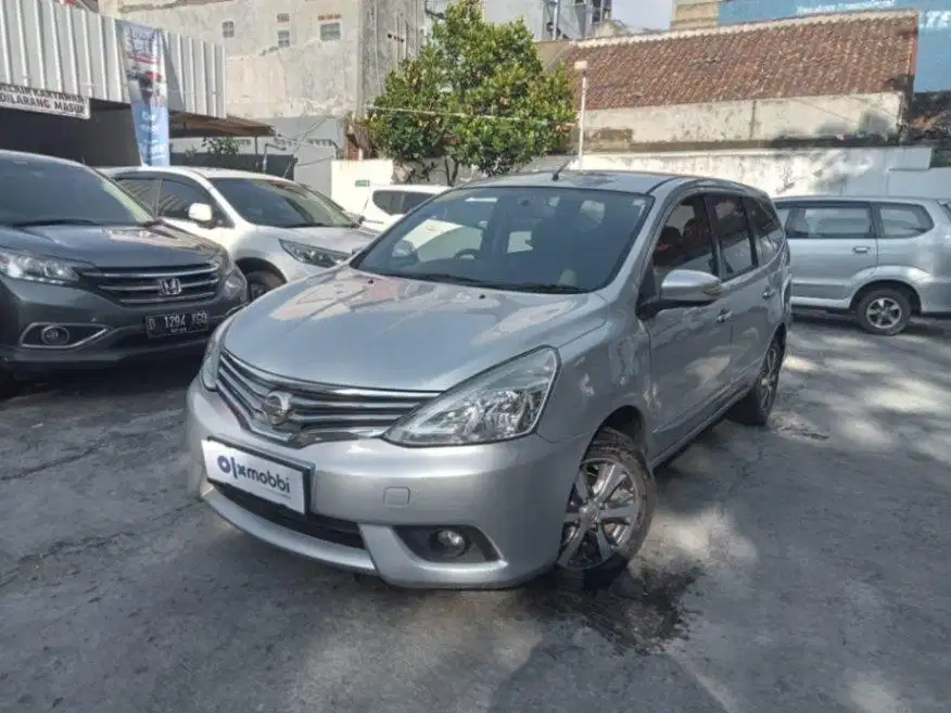 LOW DP Nissan Grand livina 1.5 XV Bensin-AT 2017 WOW
