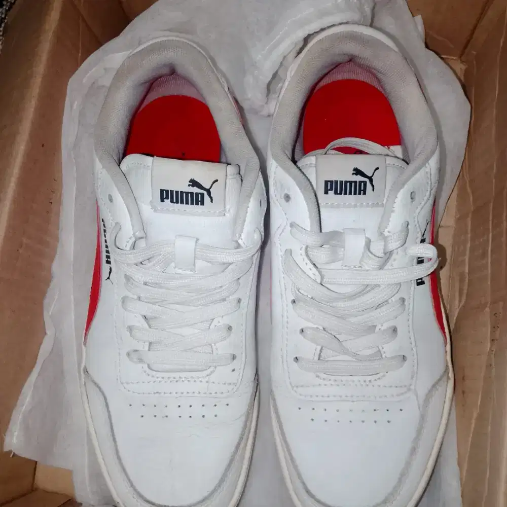 SEPATU PUMA PUTIH