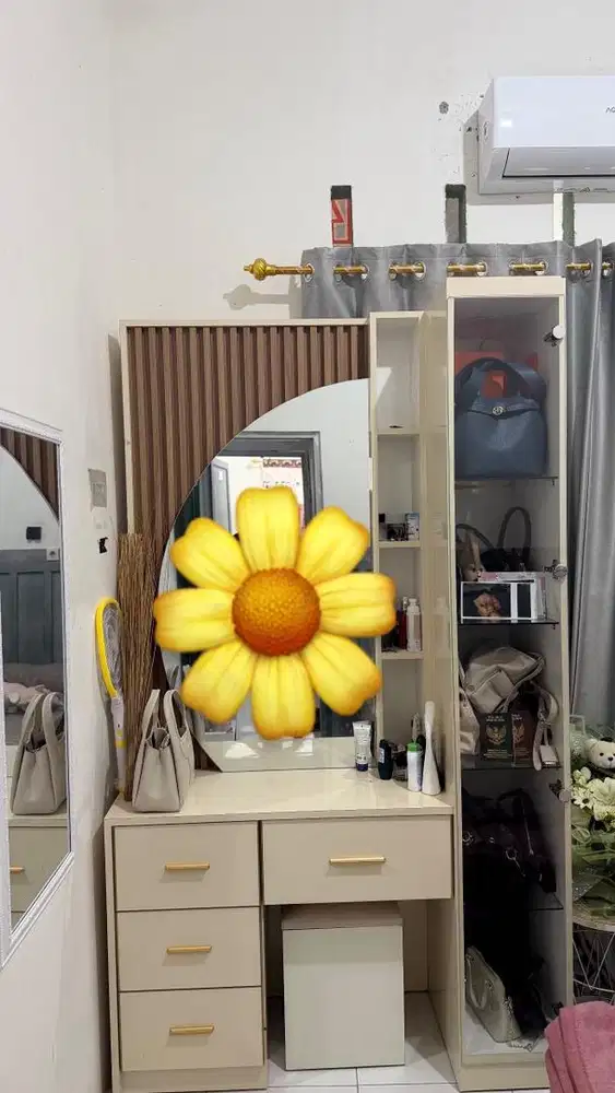 Dijual meja rias dan rak tas
