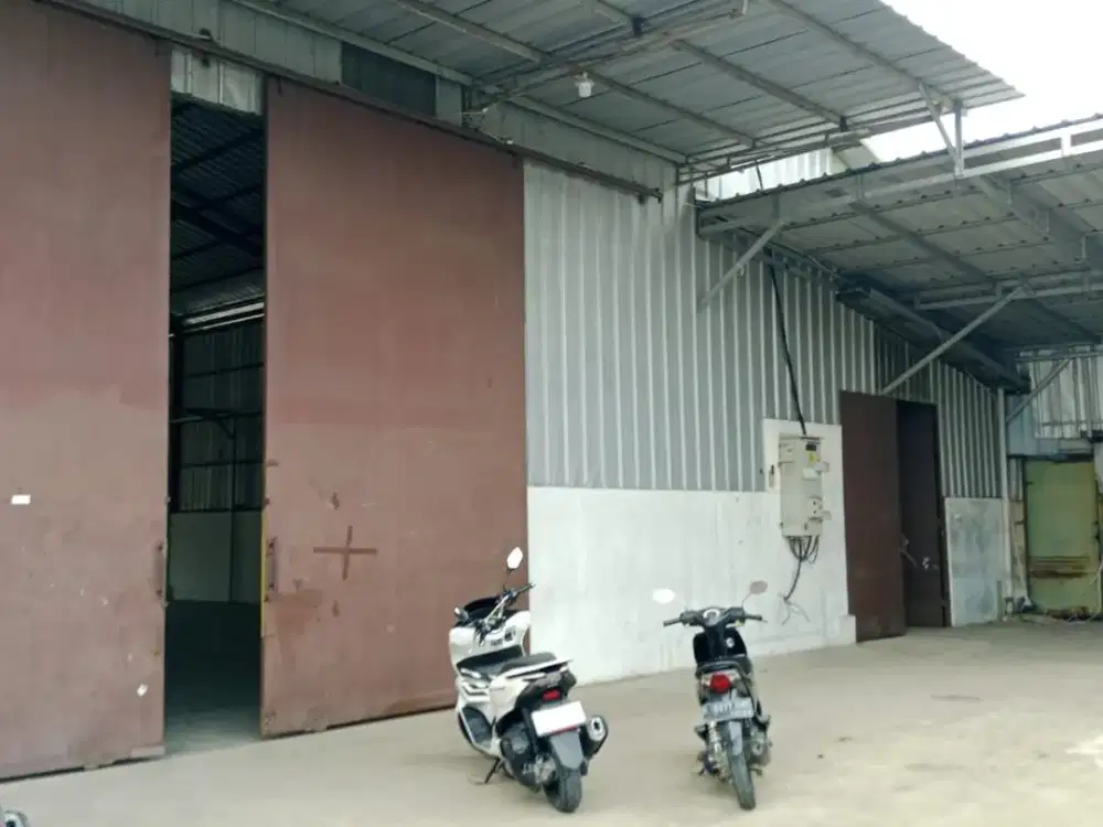 Di Sewakan Gudang Kavling Dpr Kecamatan Cipondoh Kota Tangerang