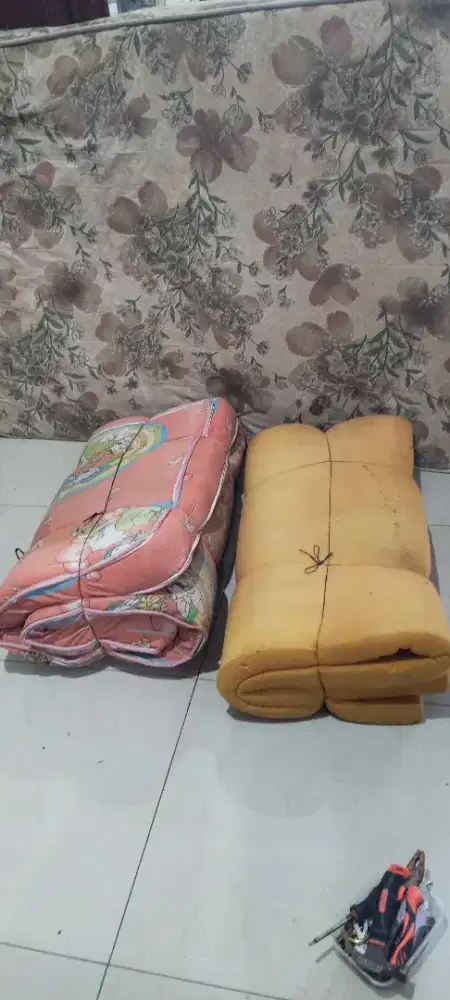 Spon bekas pribadi