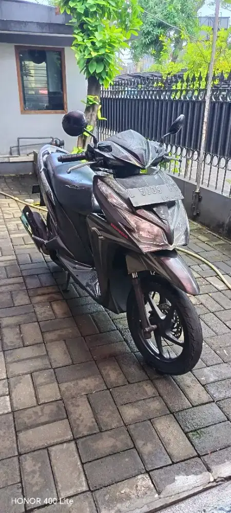 Vario 2012 hitam